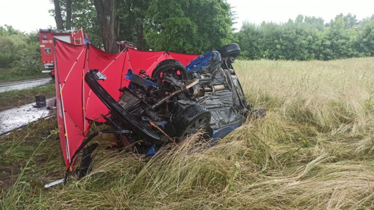 29-latka zginęła na miejscu. Wypadek pod Olsztynem