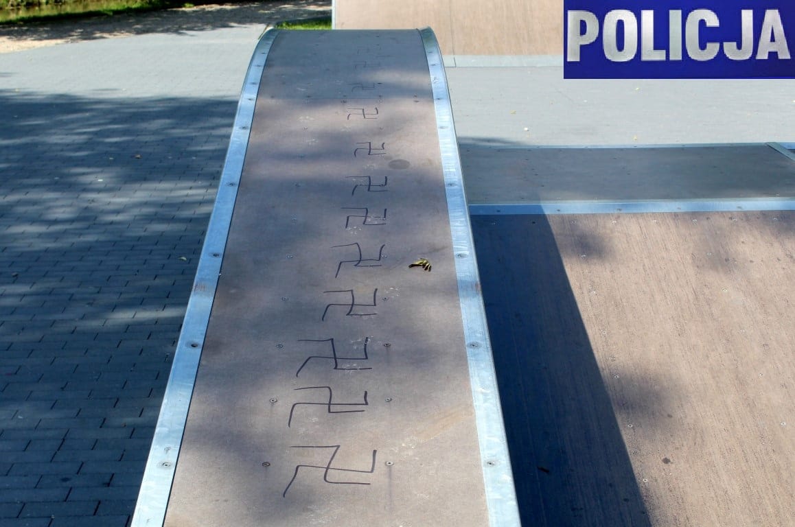 Znaleziono 12-latka, który rysował swastyki w skateparku. Myślał, że symbol ma pozytywne znaczenie Orzysz Wiadomości, Olsztyn