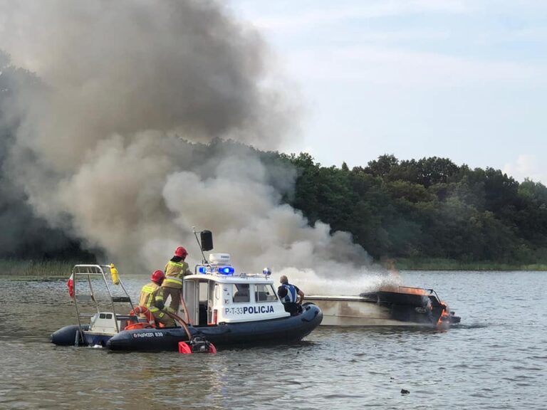 Wybuch motorówki. Jedna z poszkodowanych osób przegrała walkę o życie