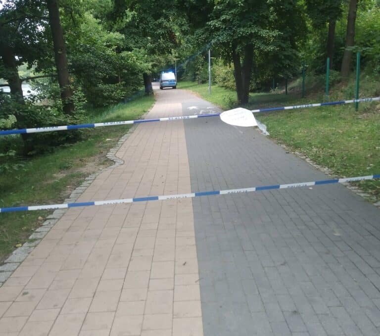 Zagrożenie pirotechniczne nad jeziorem Długim