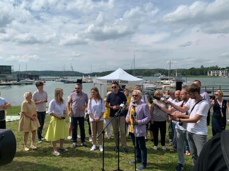 Hołownia i Maksymowicz: „Chcemy ocalić polskie samorządy”