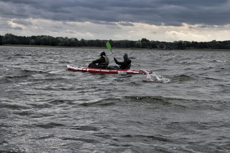 Nie udało się przepłynąć ponad 170 km wpław