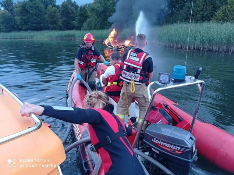 Wybuch motorówki na jeziorze