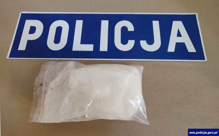 40-latek wpadł z &bdquo;białym proszkiem&rdquo;. Miał przy sobie ponad 300 gram&oacute;w