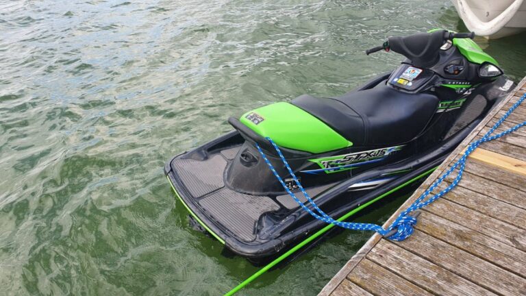 Groźne zdarzenie na jeziorze Ukiel. Szalał dla zabawy, a teraz może trafić do więzienia na 2 lata