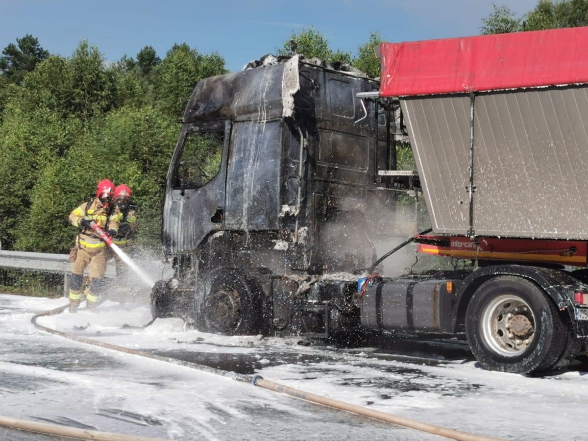 Ciężarówka spłonęła na S-51 motoryzacja Wiadomości, Olsztyn