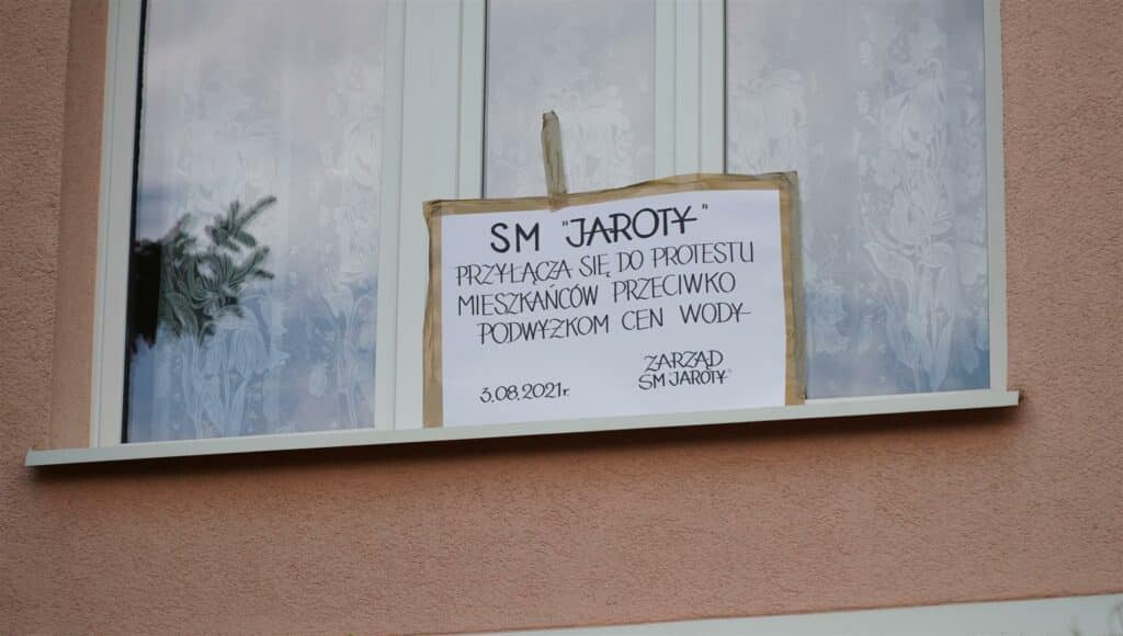 Mieszkańcy chcą wiedzieć ile zarabia prezes SM „Jaroty”. Złożyli wniosek protest Wiadomości, Olsztyn