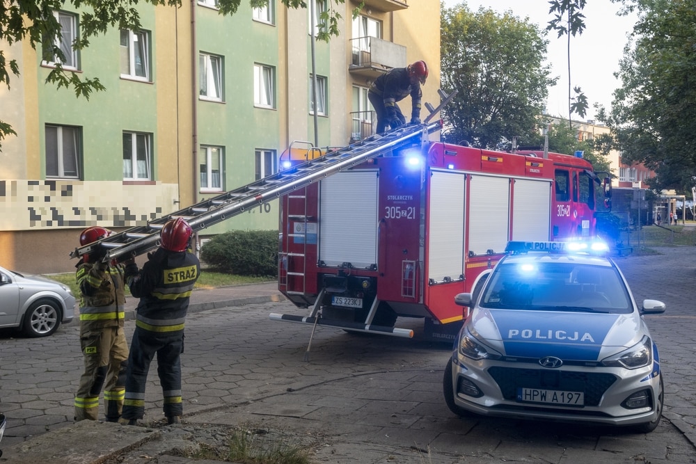 Niespełna dwuletni chłopiec wypadł z okna na trzecim piętrze dzieci Olsztyn, Wiadomości, zShowcase