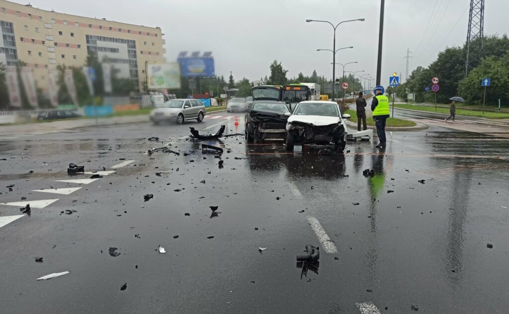 Poważny wypadek w Olsztynie. Jedna ulica jest całkowicie zablokowana wypadek Wiadomości, Olsztyn