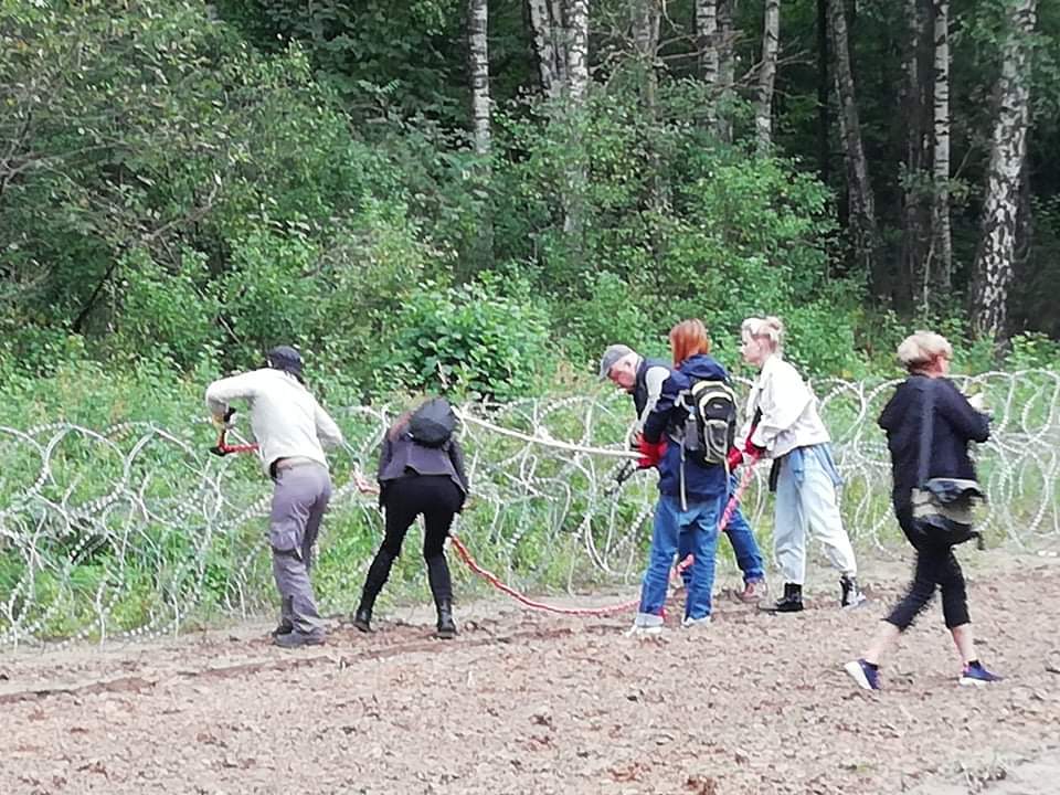 13 osób zatrzymanych za niszczenie płotu na granicy polsko-białoruskiej Olsztyn, Wiadomości