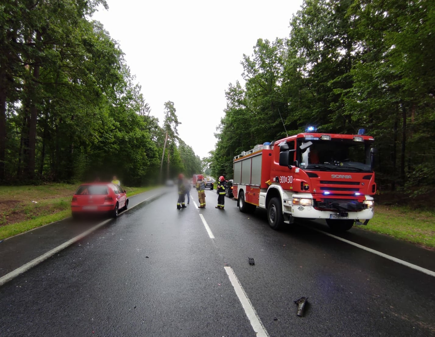 Ruch wahadłowy przy wjeździe do Olsztyna. Doszło tam do zdarzenia drogowego z udziałem pięciu aut zdarzenie drogowe Wiadomości, Olecko