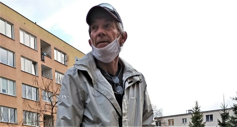 Cwaniactwo i bezczelność policji z Olsztyna? Czytelnik: „Stoją schowani z miernikiem prędkości”