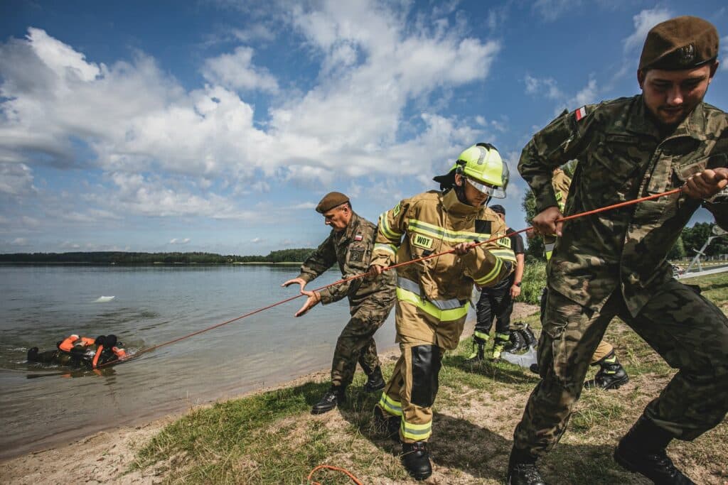 Terytorialsi szkolili się z zakresu działań ratunkowych na wodzie jezioro Wiadomości, Olsztyn