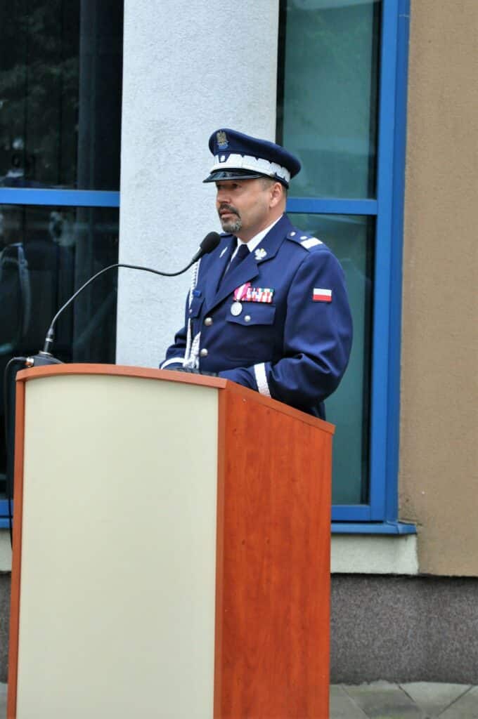 Policjanci ze Szczytna zorganizowali uroczyste obchody swojego święta. Siedemnastu funkcjonariuszy otrzymało awans Wiadomości, Szczytno