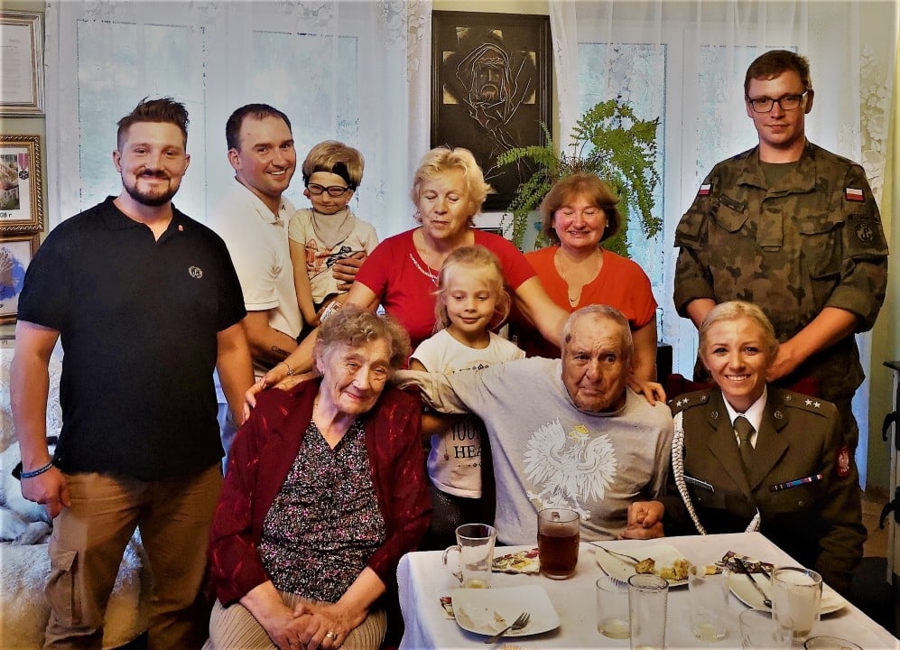 Terytorialsi odwiedzili 89-letnią bohaterkę powstania warszawskiego rocznica Materiał partnera