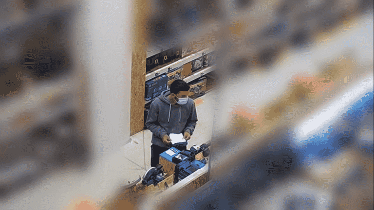 Policja poszukuje tego „bohatera”. Mamy nagranie z monitoringu