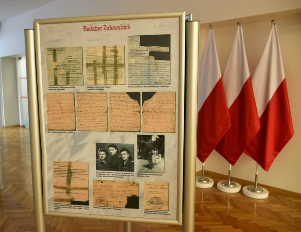 Wystawa poświęcona rocznicy agresji Związku Sowieckiego na Polskę rocznica Wiadomości, Olsztyn