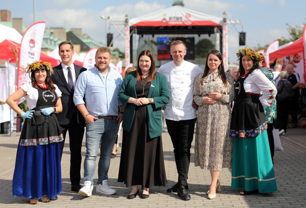 Gospodynie z Warmii i Mazur zwyciężyły w ogólnopolskim konkursie kulinarnym konkurs Wiadomości, Ostróda