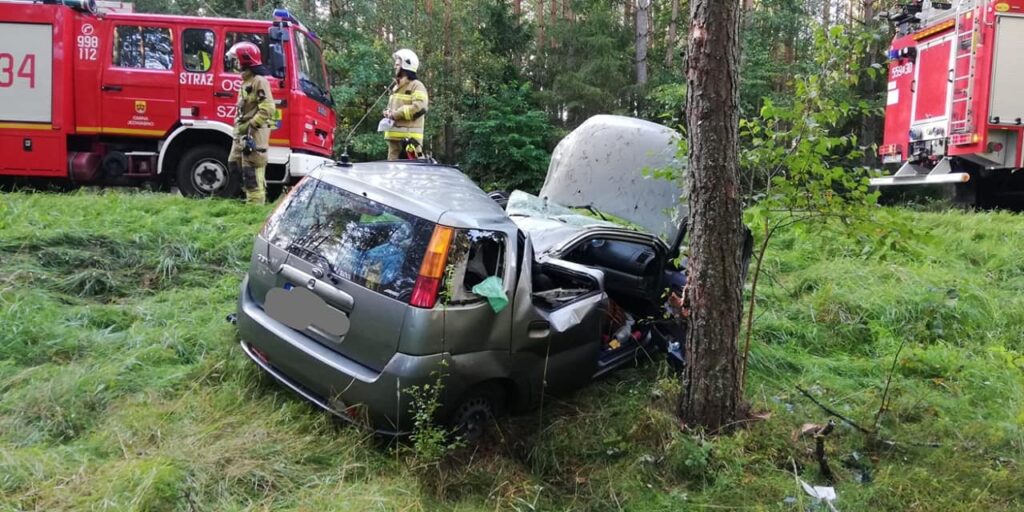 Wypadek samochodu osobowego. Dwie osoby w szpitalu wypadek Wiadomości