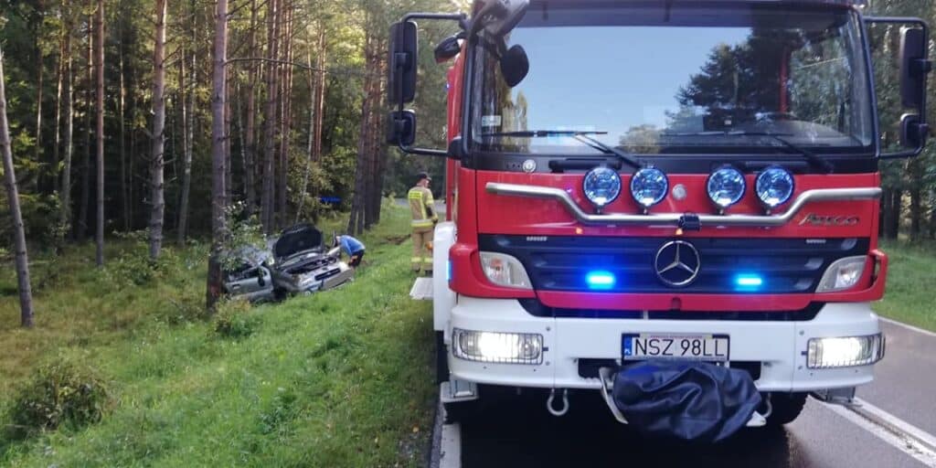 Wypadek samochodu osobowego. Dwie osoby w szpitalu wypadek Wiadomości