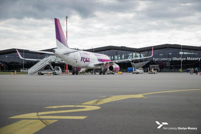 W sierpniu z lotniska w Szymanach skorzystało niespełna 10 tys. podróżnych. To mniej niż w zeszłym roku