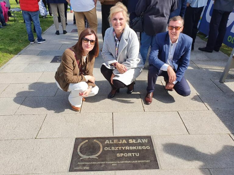Olsztyńska Aleja Sław. Otwarto miejsce upamiętniające medalist&oacute;w z Olsztyna