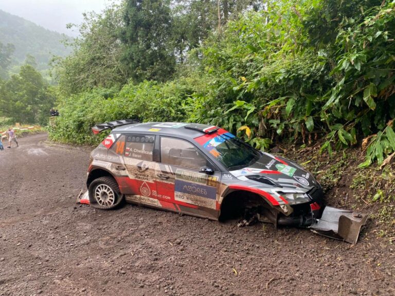 Adrian Chwietczuk zakończył wyścig na Azorach. Jego auto miało kraksę