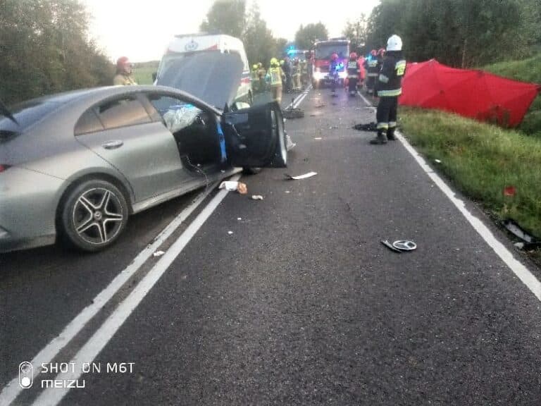 Dwie kobiety zginęły w Audi. Kierowca Mercedesa wciąż może wsiadać za kierownicę