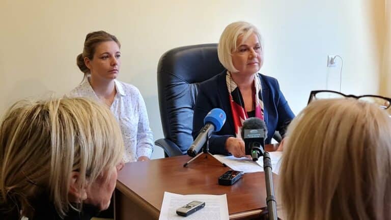 Czy trzeba płacić za osobę zupełnie obcą albo oprawcę i domowego kata?