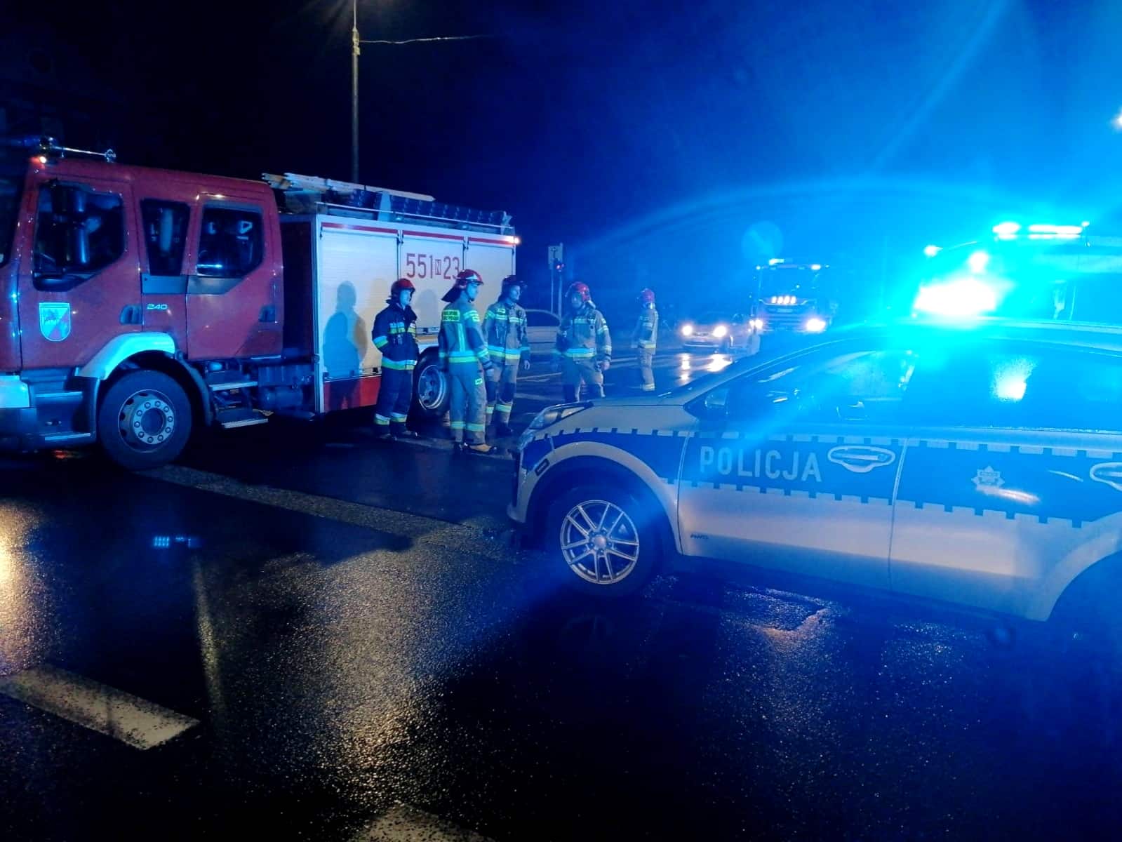 37-latek zignorował czerwone światło i wszedł wprost pod koła Mercedesa potrącenie Olsztyn, Wiadomości