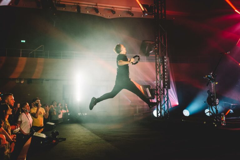 Artur Rojek rusza z nową trasą koncertową. Pojawi się r&oacute;wnież w Olsztynie