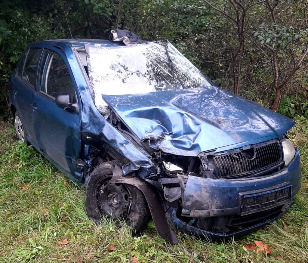 53-letni kierowca przesadził z prędkością. Uderzył w większy pojazd wypadek Wiadomości, Szczytno