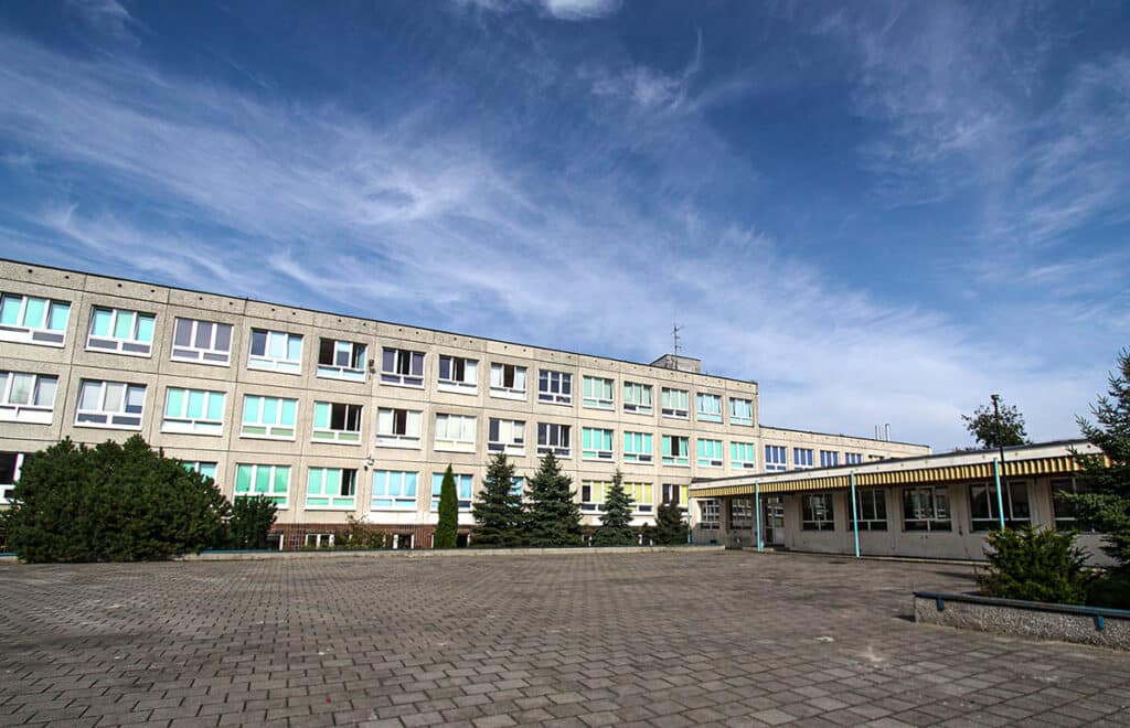Nauczyciel w jednej ze szkół w Olsztynie zakażony koronawirusem. Kilkuset uczniów na kwarantannie koronawirus Wiadomości, Olsztyn