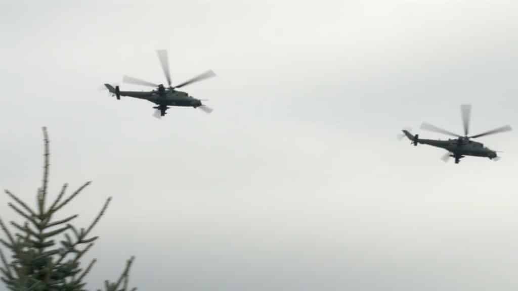 Nie tylko myśliwce. Nad Olsztynem latały też helikoptery bojowe Wiadomości, Olsztyn, Wideo
