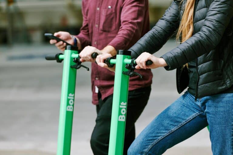 Ukradł dwie hulajnogi miejskie. Grozi mu 7,5 roku więzienia