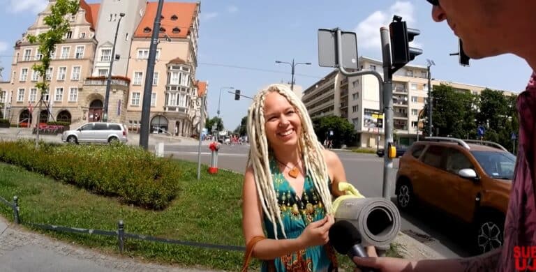 Czy Olsztyn to stan umysłu? Znamy YouTuber z kamerą wśród mieszkańców