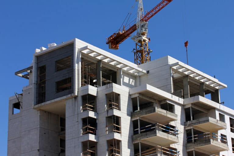 Raport: Polacy kupili bez wsparcia kredytu mieszkania za 11 mld zł