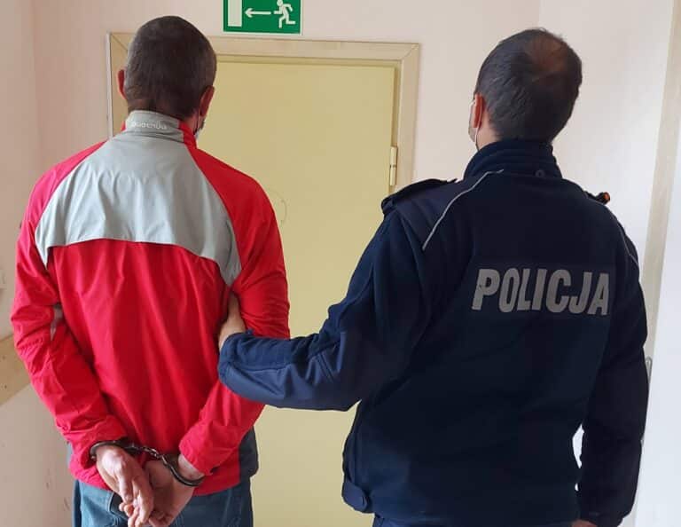 Groził kobiecie, że spali jej dom. Godzinę później doszło do pożaru