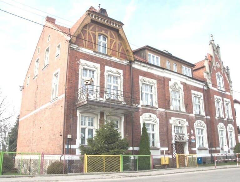 Po pół wieku odnaleziono sztandar powojennego Gimnazjum Rolniczego w Szczytnie