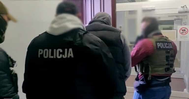 Gang przebierańców obrabował przedsiębiorców