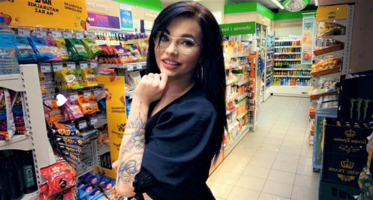 Kierowniczka Żabki wolała nagrywać TikToki zamiast obsługiwać klientów?