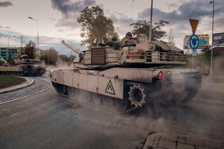 Jednostki bojowe na ulicach Warmii i Mazur