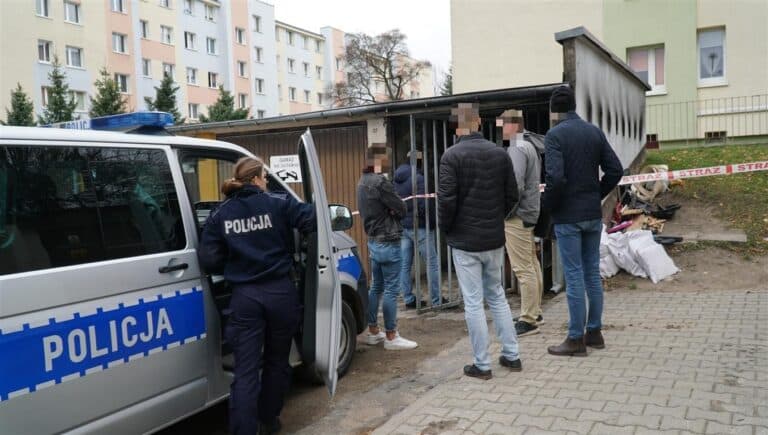 Strażacy ugasili pożar i odjechali. Przeoczyli zwłoki człowieka