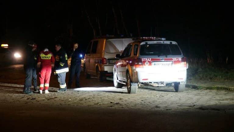 Akcja policji w lesie przy ul. Bałtyckiej. Ustalono dane właściciela pojazdu audi A8