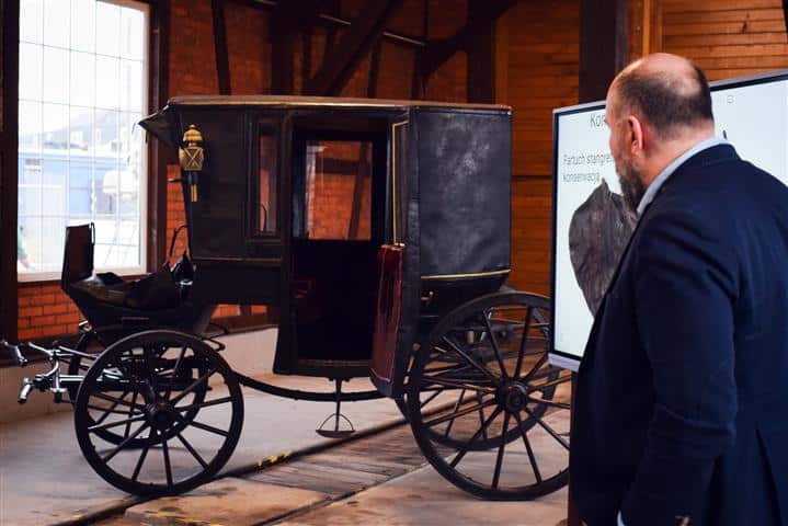 Muzeum zaprezentowało odrestaurowaną karetę z XIX wieku historia Ełk, Wiadomości, zPAP
