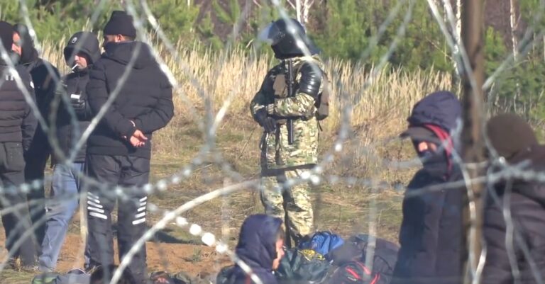 „Afgańscy i iraccy weterani szykują się do starcia z użyciem broni na granicy polsko-białoruskiej”