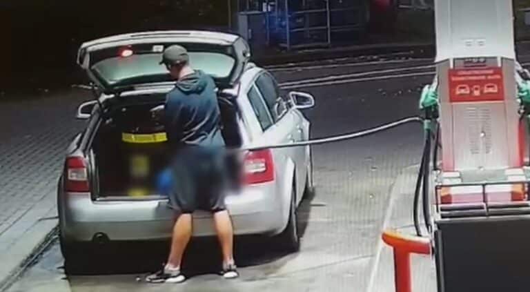 Co ten kierowca zrobił? Wlał paliwo do bagażnika za 600 zł