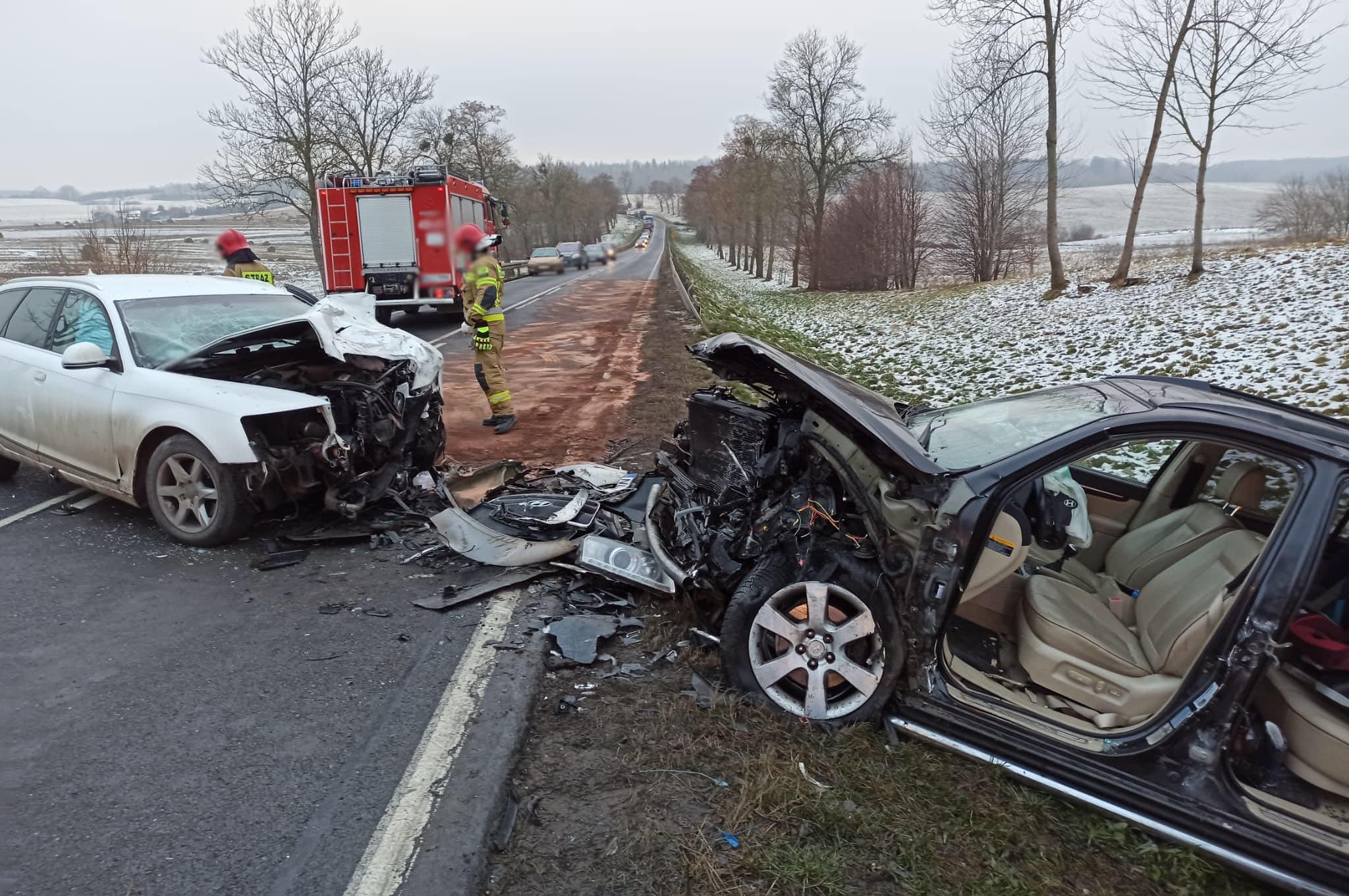 Brawurowe wyprzedzanie. Pięć osób zostało rannych wypadek Wiadomości, Olsztyn, Wideo