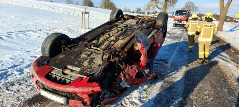Podr&oacute;żował z pasażerką i 4-letnim dzieckiem. Trafili do szpitala