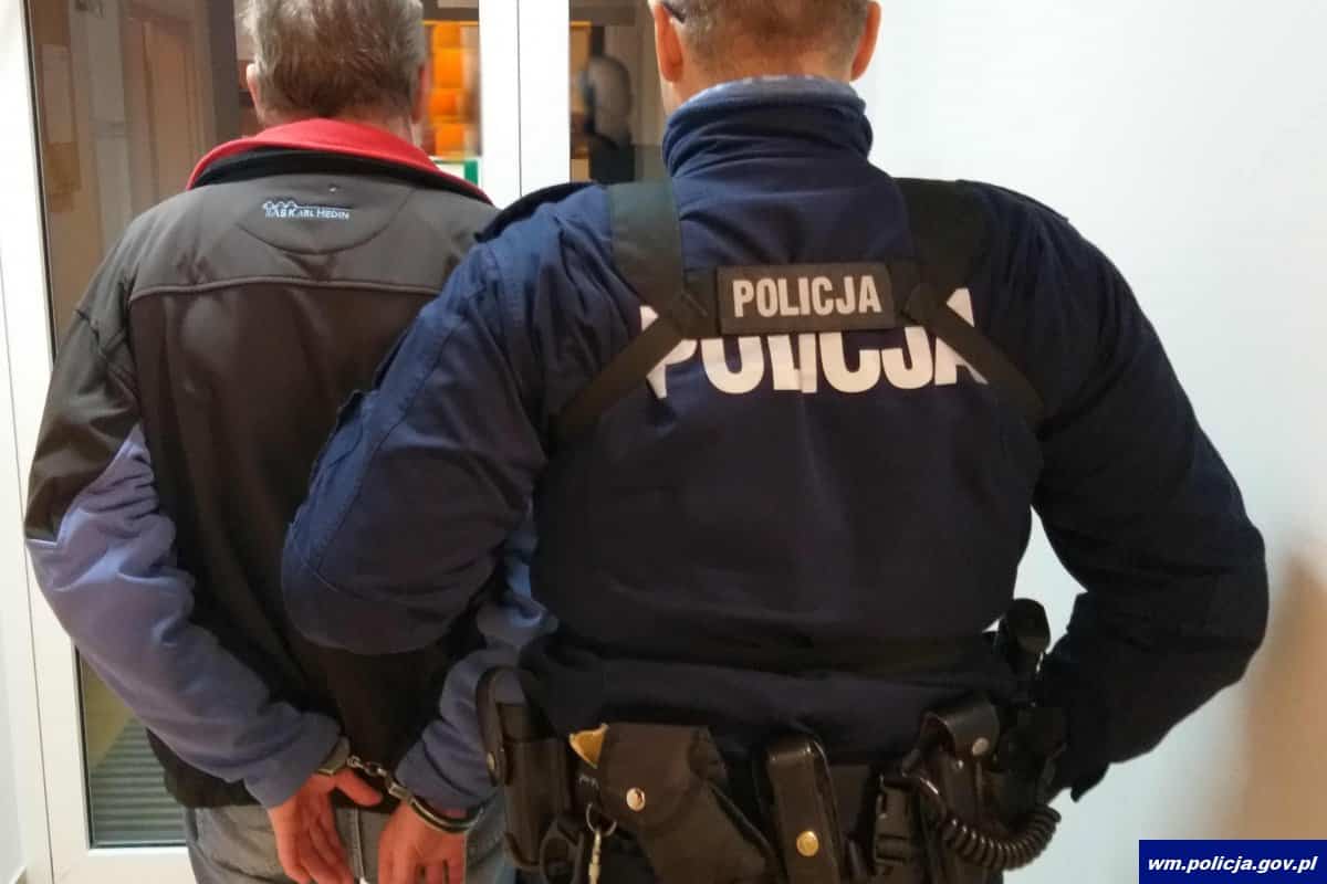 Policjanci zauważyli mężczyznę, który wychodząc ze sklepu nie miał maseczki koronawirus Galerie, Olsztyn, Wiadomości